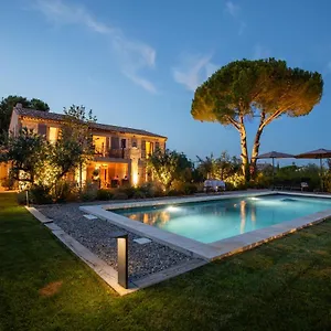 le-mas-des-fees.fr-provencehotel.com/